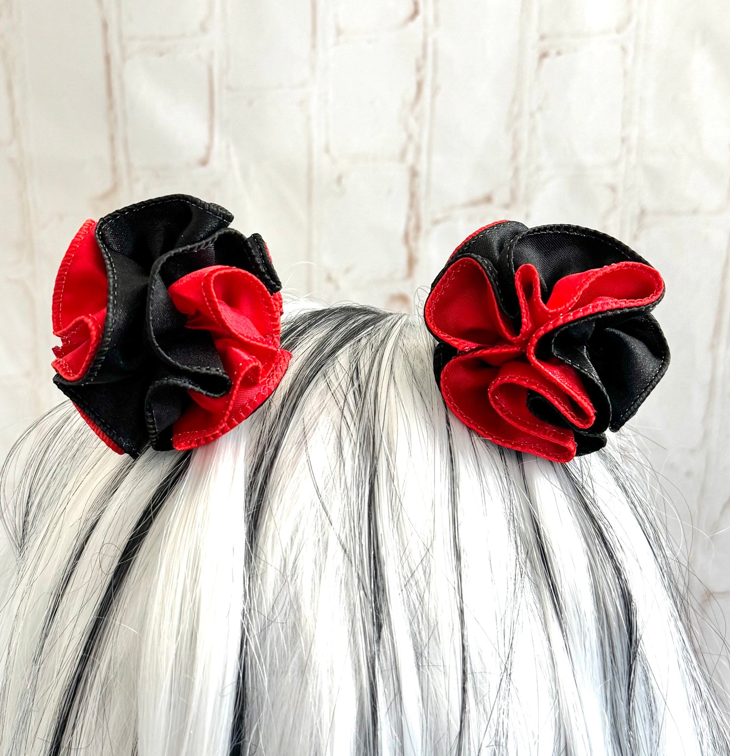 2” Harlequin Ruffle Ball