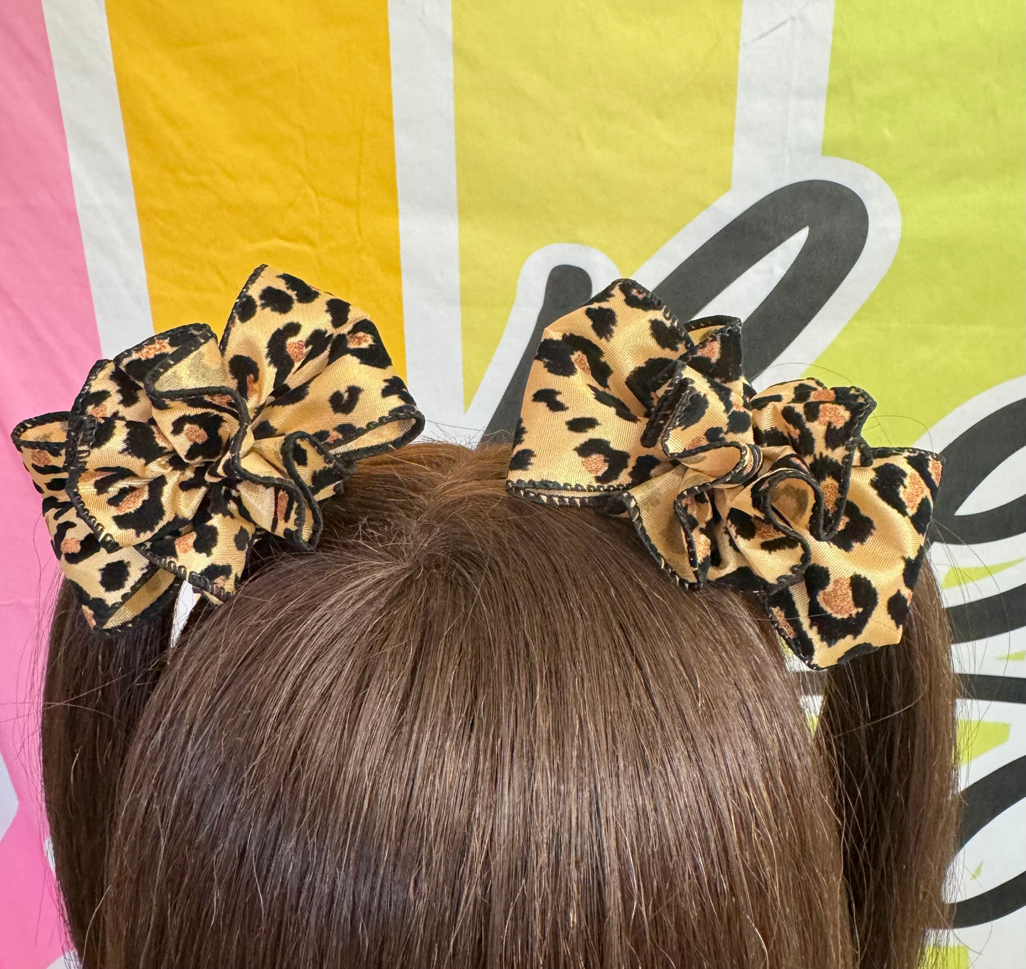 3.5” Leopard Bow with Ruffle