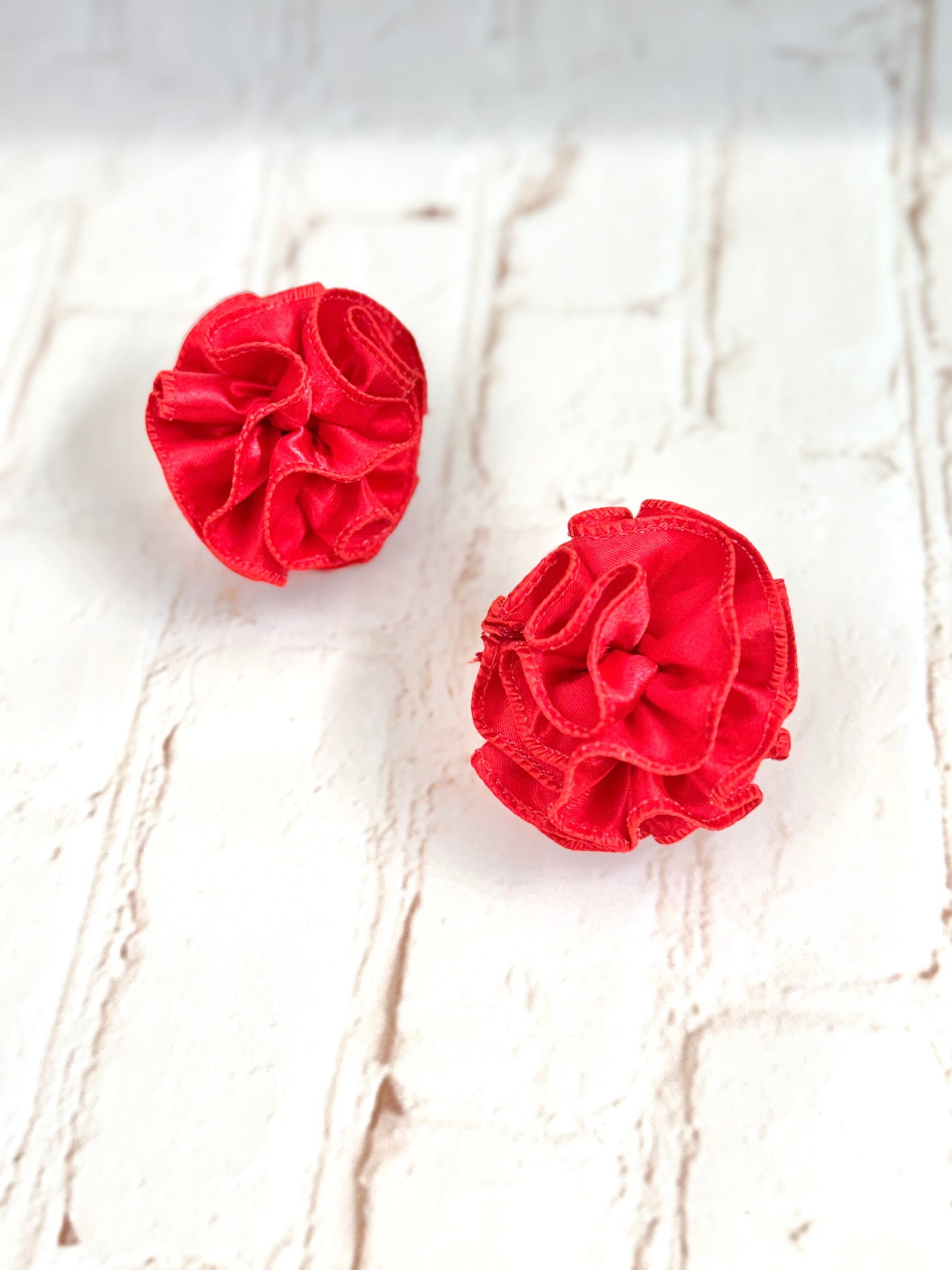 2” Ruby Ruffle Ball