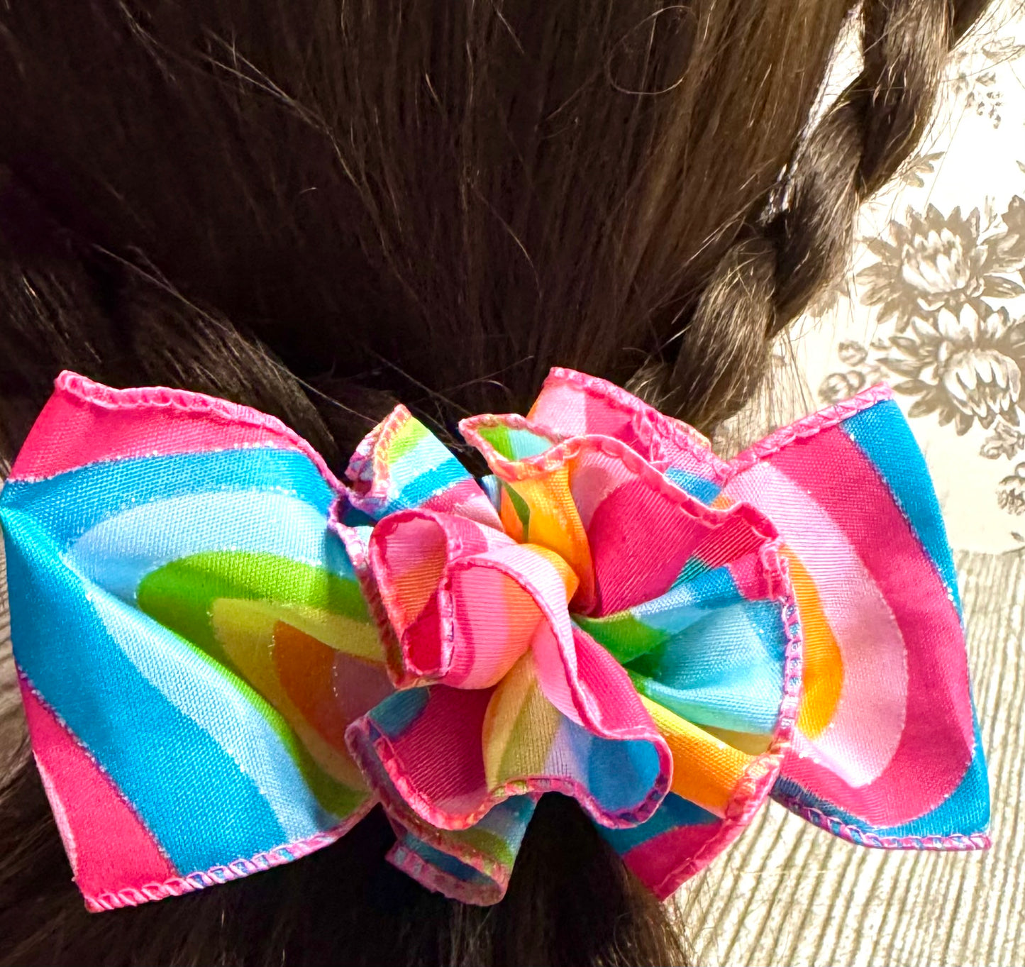 4.5” 70's Bow with Ruffle Ball