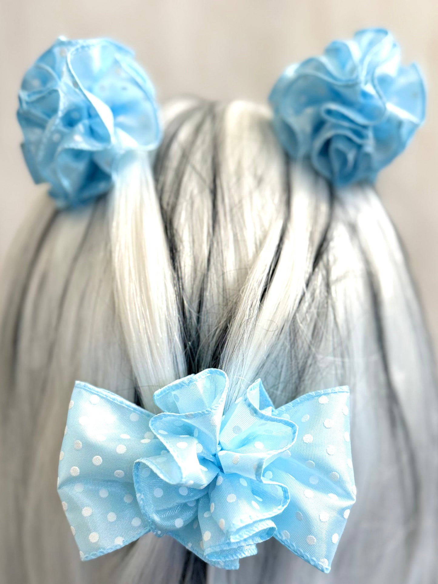 2” Icey Polka Dot Ruffle Ball
