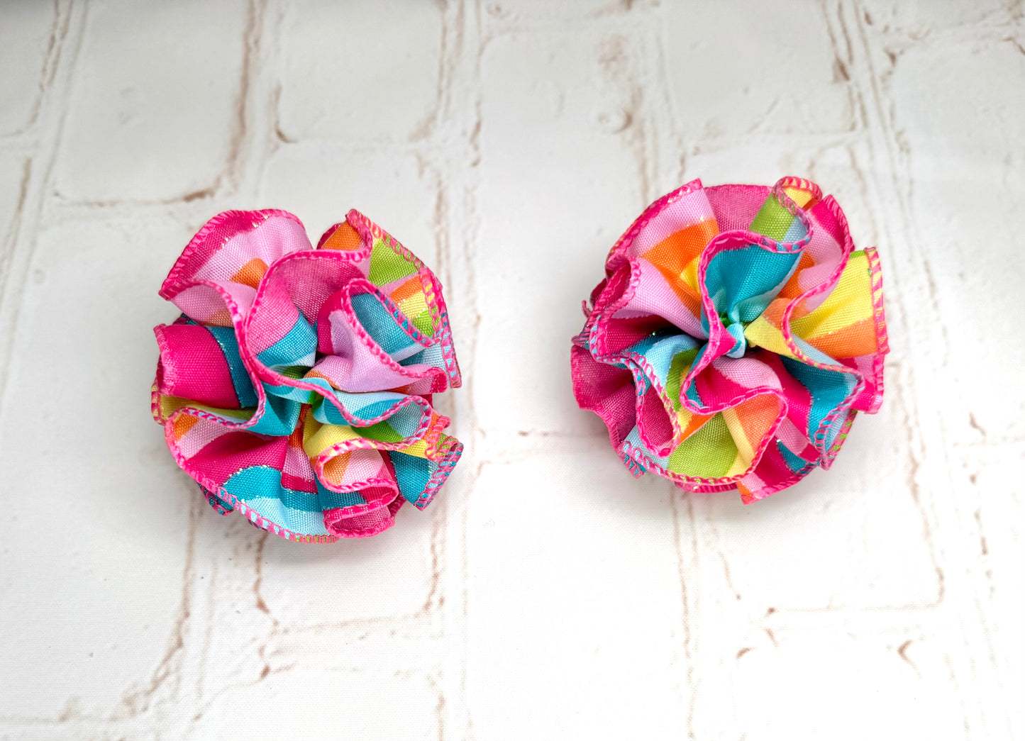 2” 70s Ruffle Ball