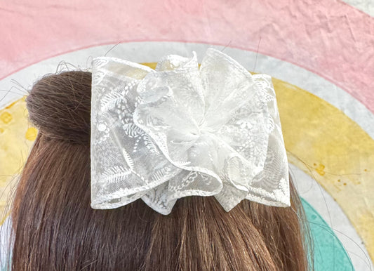 3.5” Diana Bow with Ruffle