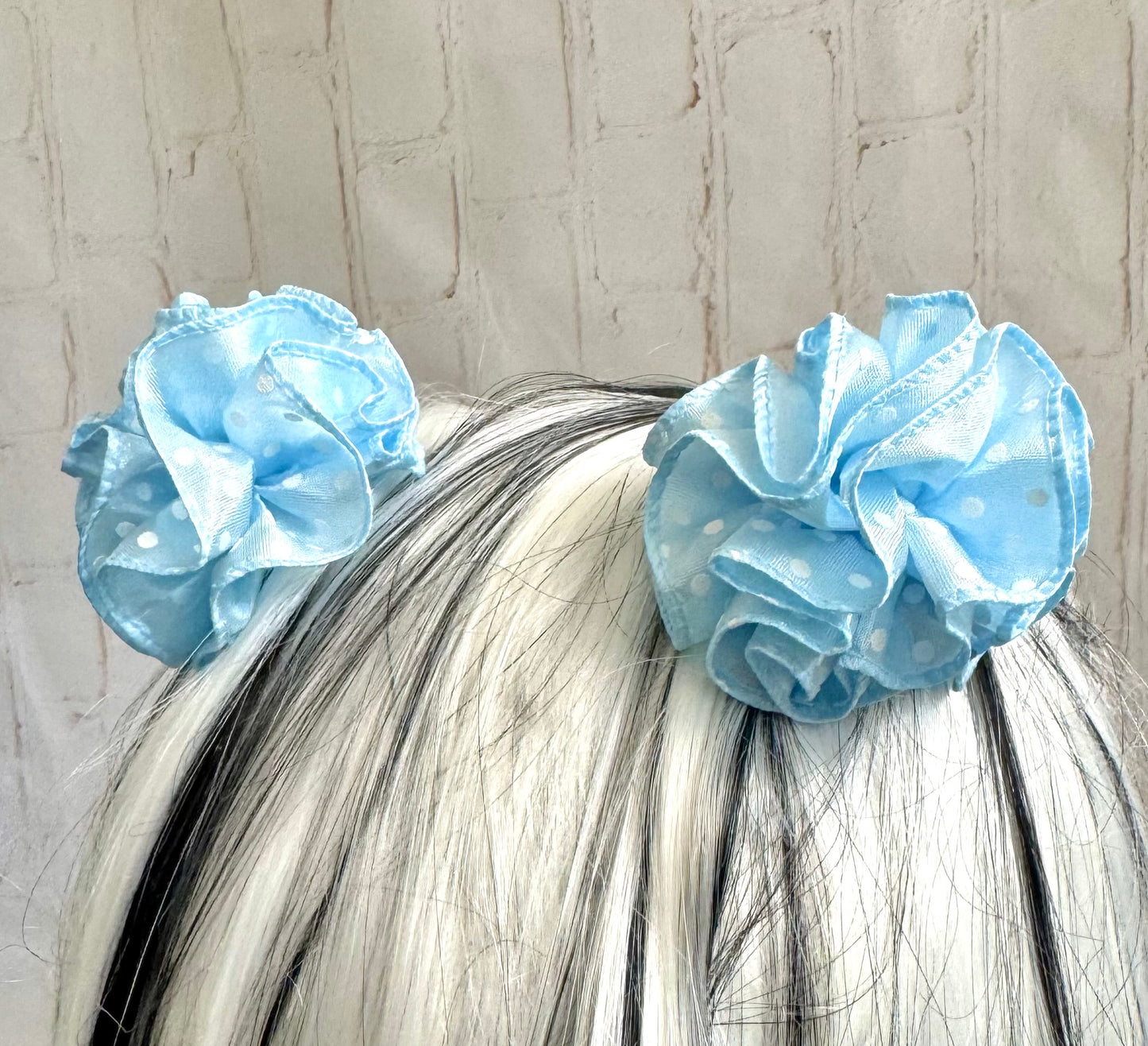 2” Icey Polka Dot Ruffle Ball