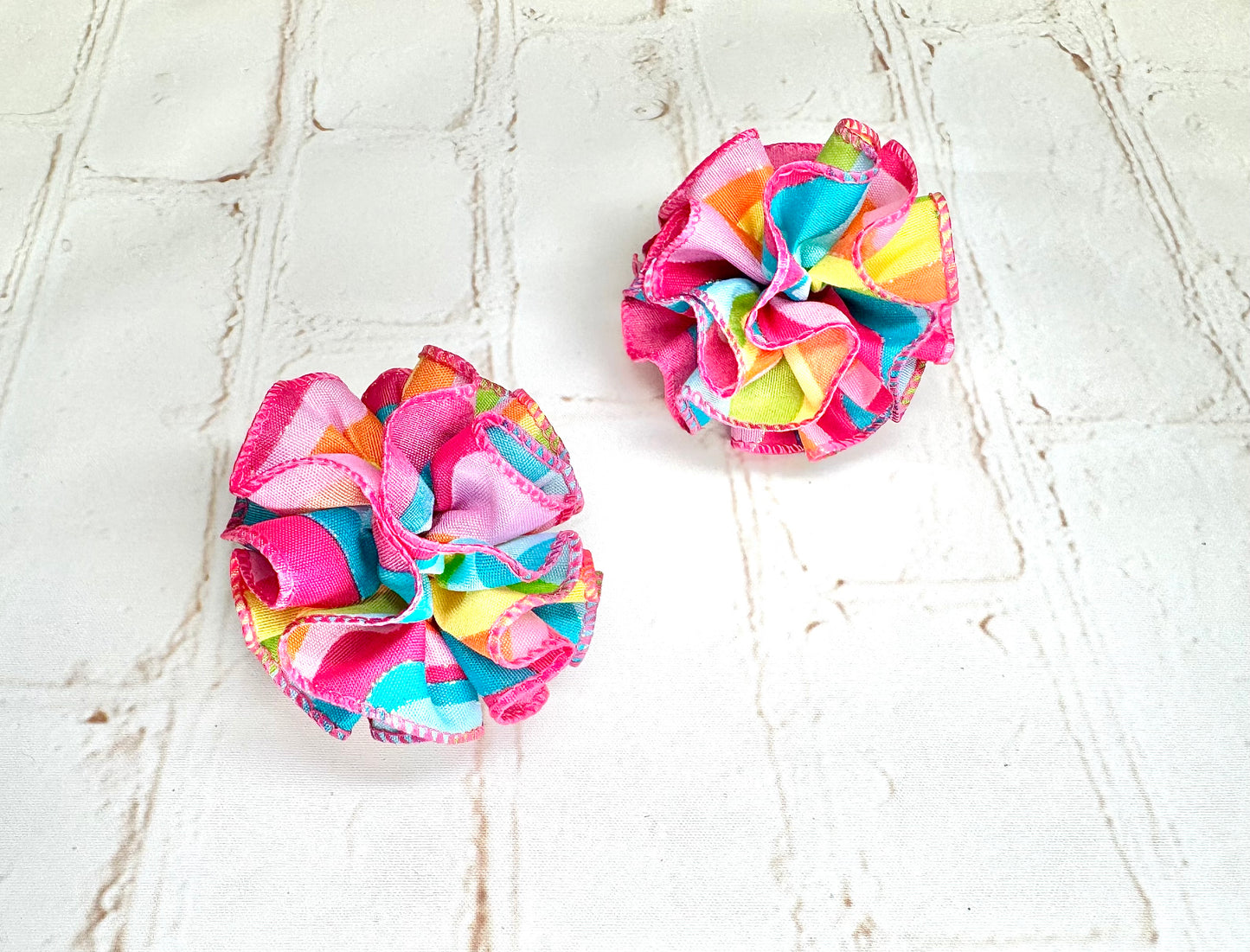 2” 70s Ruffle Ball