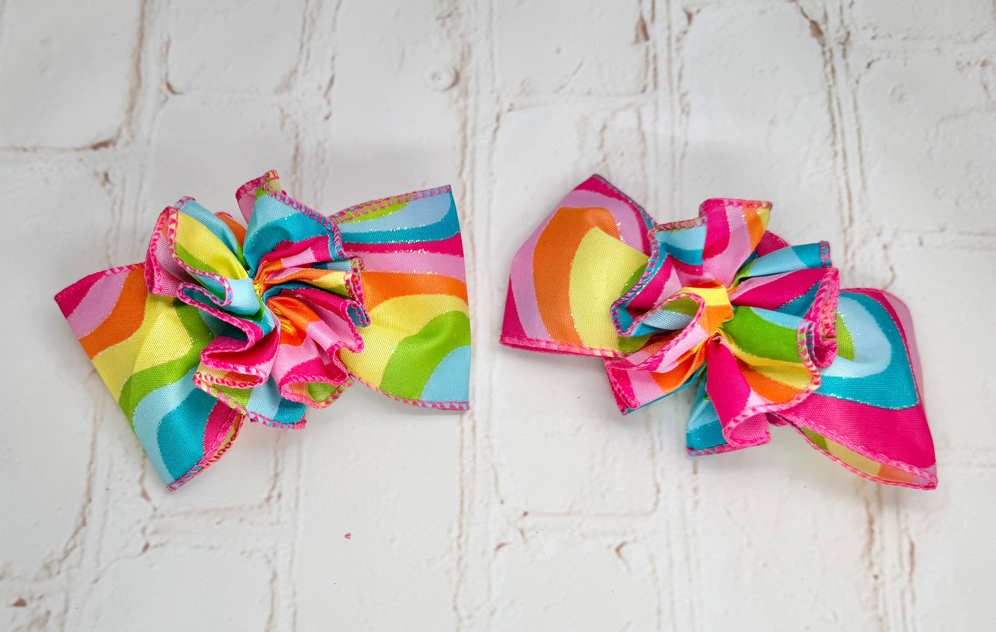 4.5” 70's Bow with Ruffle Ball