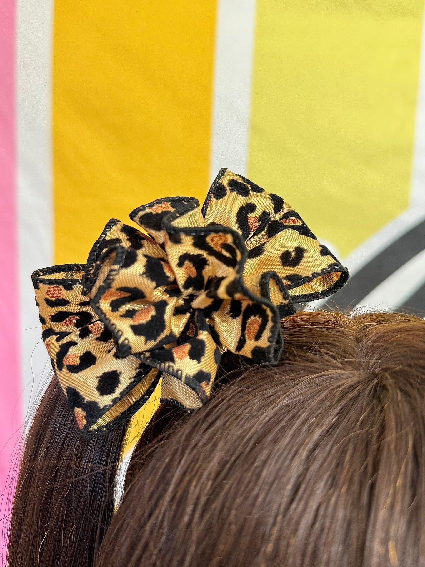 3.5” Leopard Bow with Ruffle