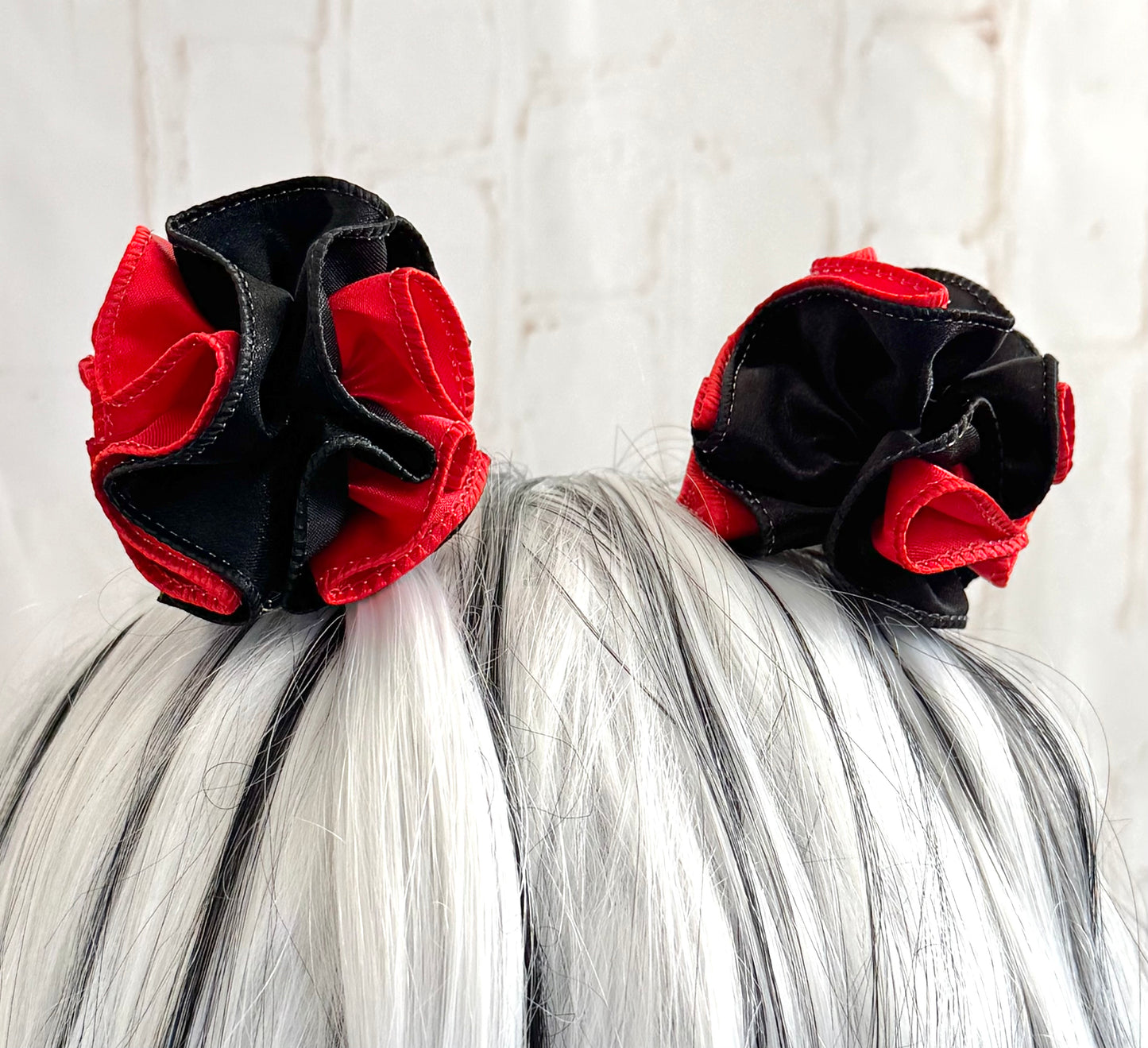 2” Harlequin Ruffle Ball