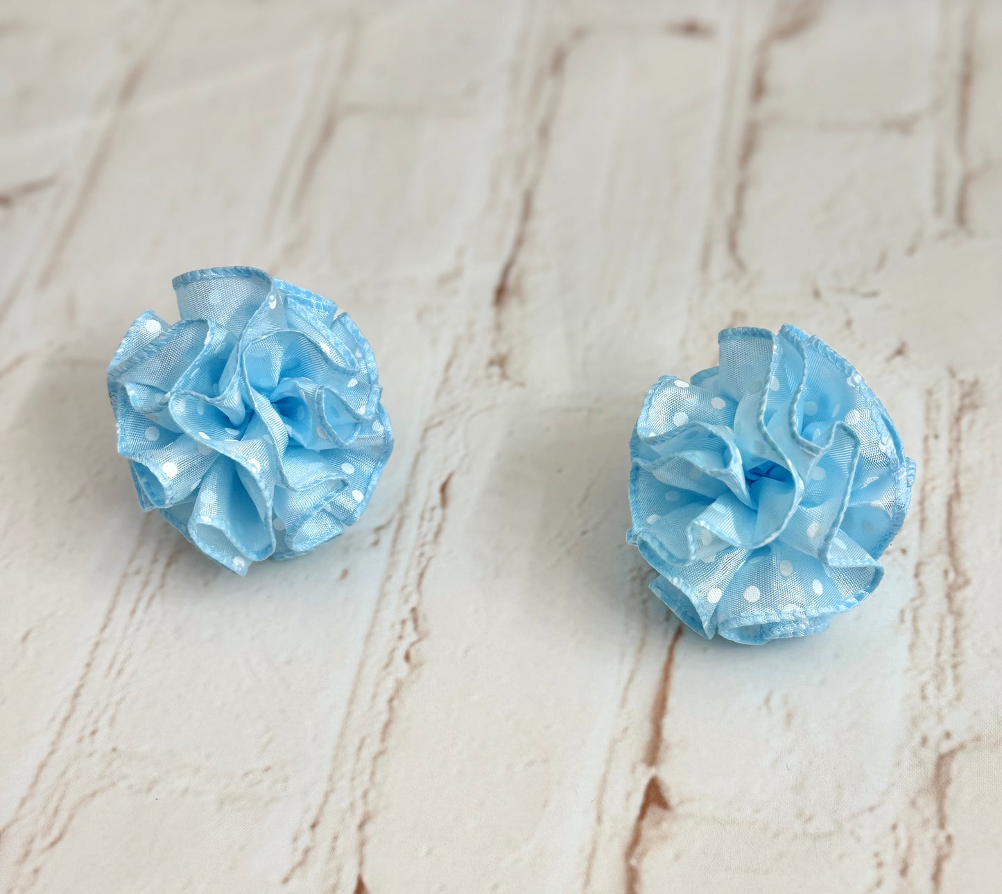 2” Icey Polka Dot Ruffle Ball
